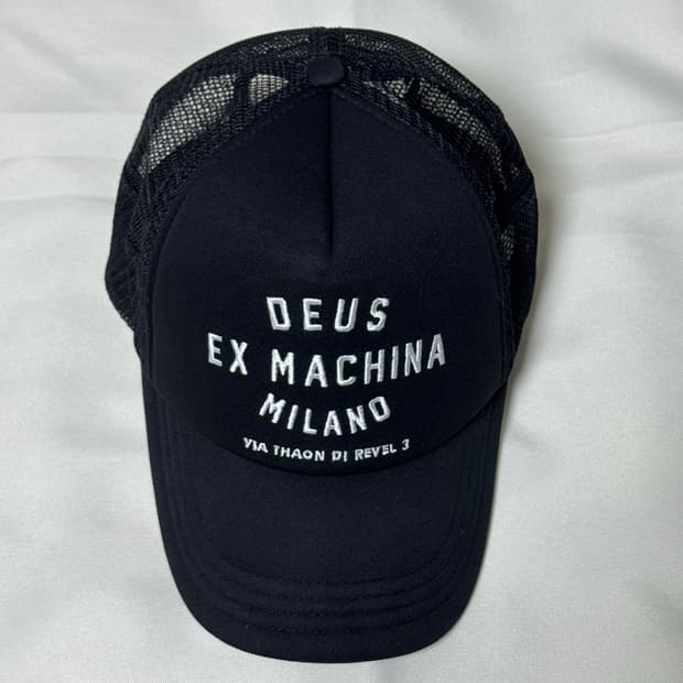 데우스엑스마키나 밀라노 트러커