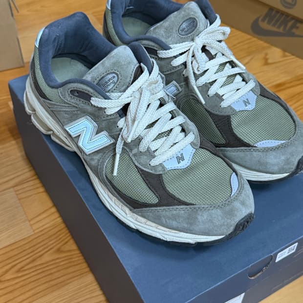 뉴발란스 2002 카키 (275)