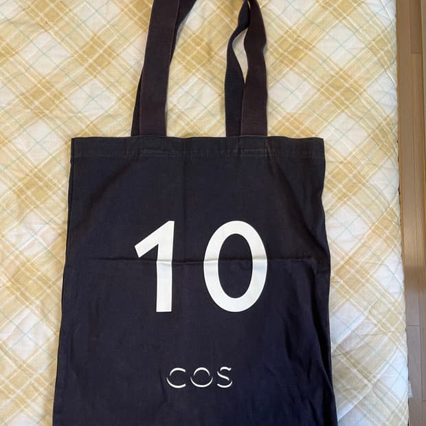 코스COS 10주년 에코백 네이비