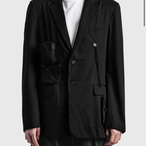Hyeinseo Detachable pocket blazer 