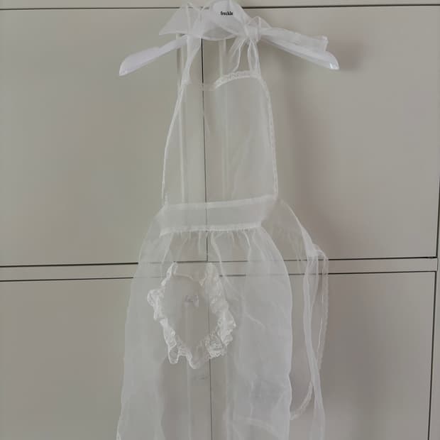 heart pocket oganza apron