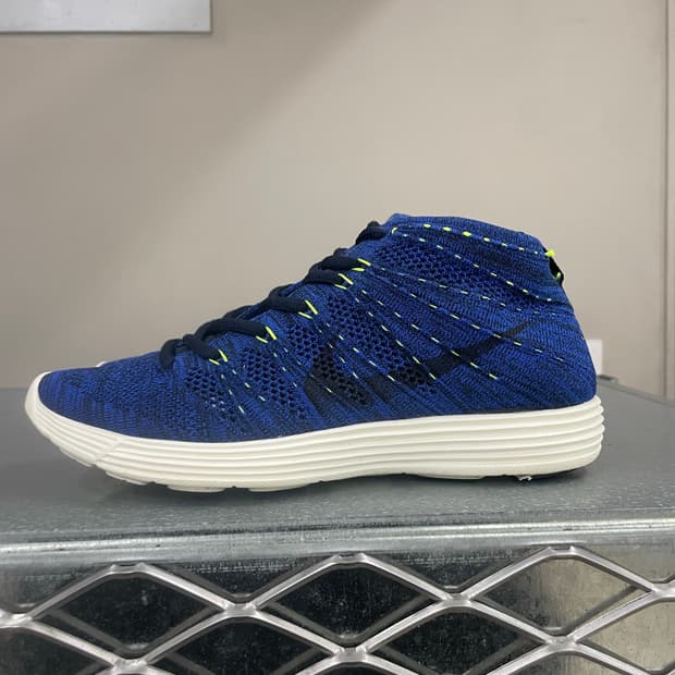 나이키 루나 플라이니트 추카 255