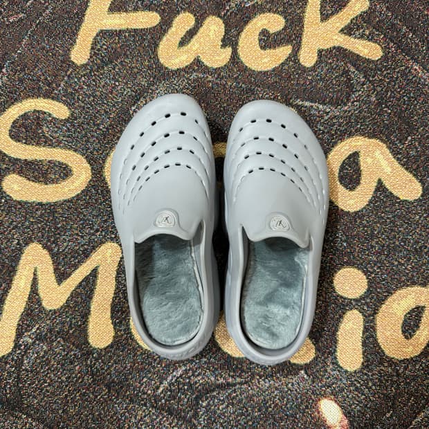 (백화점구매) 루이비통 샤크 클로그 사이즈 8