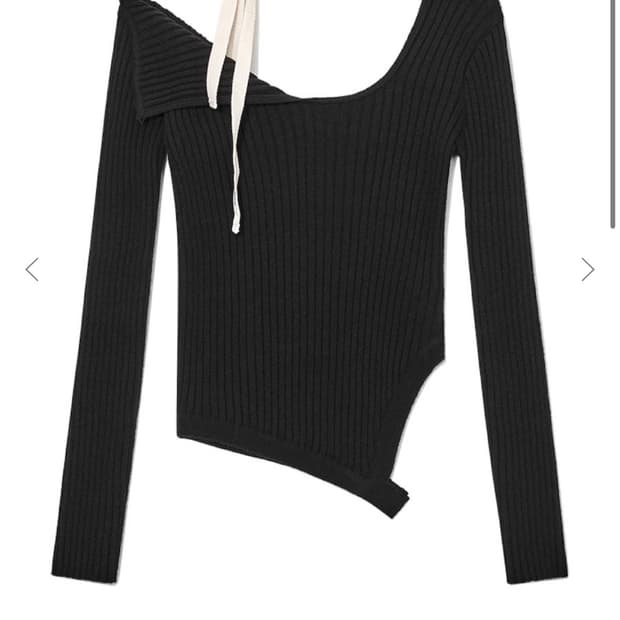 글로니 아이사 오프숄더 니트