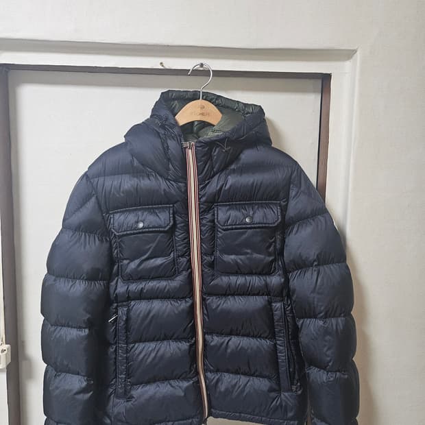 몽클레어 숏 패딩 2사이즈(95-100)