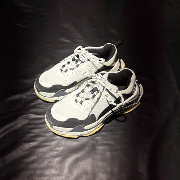 발렌시아가 트리플에스 (EU39)