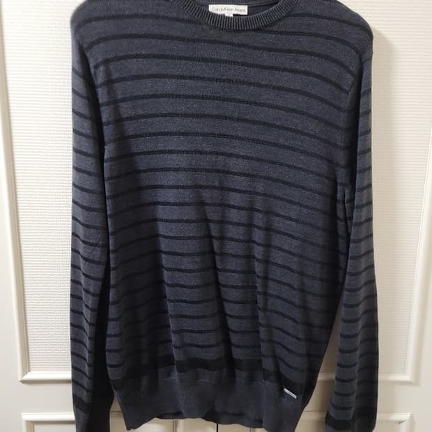 캘빈클라인 진 스트라이프 패턴 니트 M 사이즈 (남성 100)