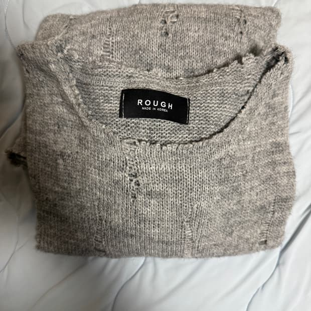 라우코하우스 니트(투바투 연준 착용)