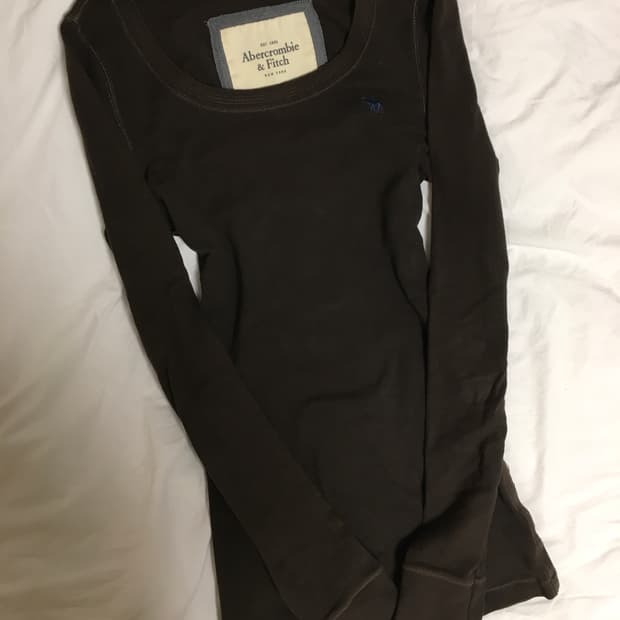 아베크롬비 y2k 대장 딱붙핏 슬림 다크초코 브라운 롱슬리브 긴팔 티셔츠