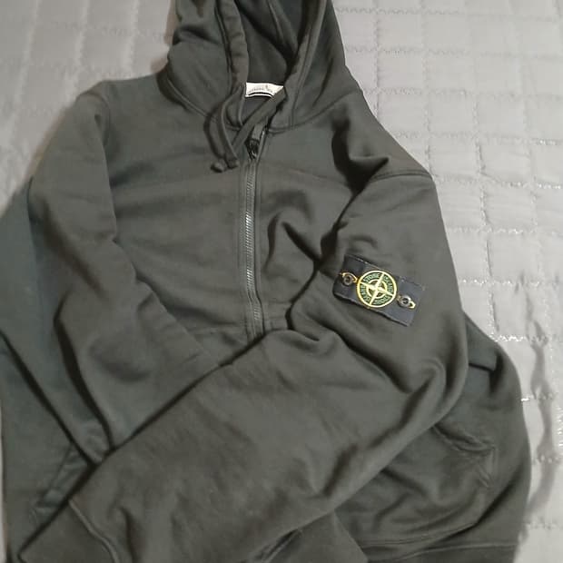 스톤아일랜드 후드집업