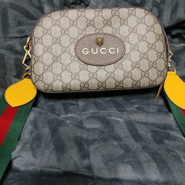 구찌 네오 빈티지 GG 수프림 메신저백