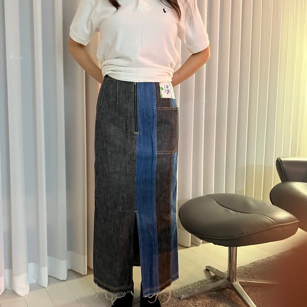 캐피탈 데님 스커트