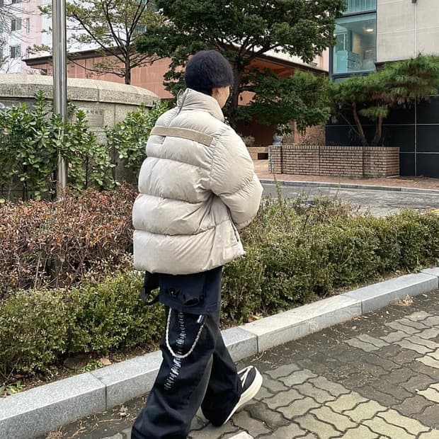 [S] 발렌시아가 스티커 배기 데님팬츠