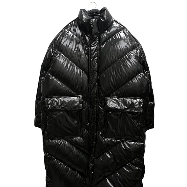 매종미네드 몬스터 패디드 롱다운 블랙