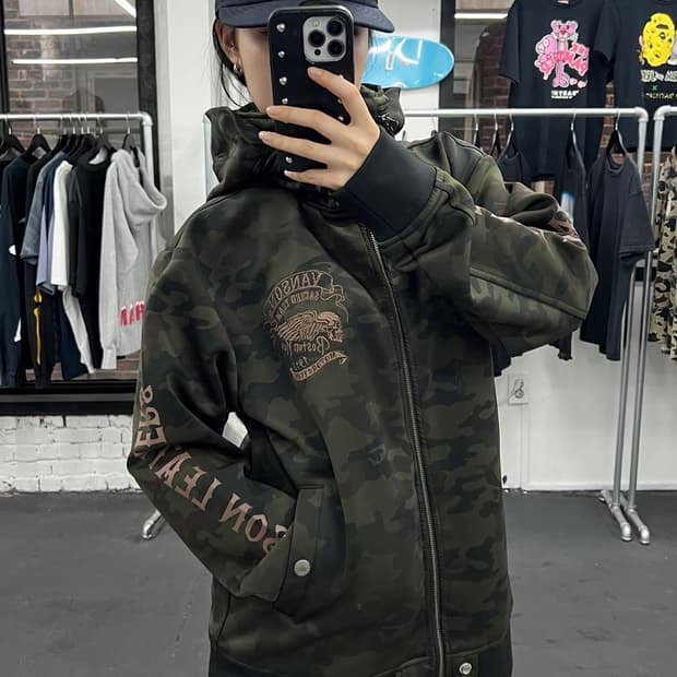 밴슨 레더 하이넥 투웨이 카모 자켓