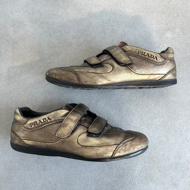 프라다 스포츠 2000s 골드 벨크로 스니커즈