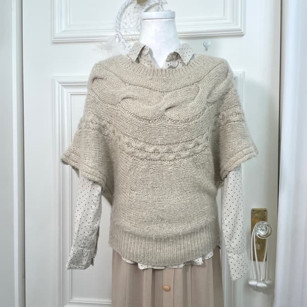 beige glitter mori cape sweater&beige do