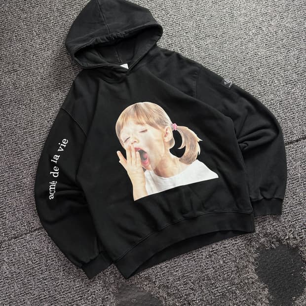 아크메드라비 베이비 페이스 YAWN 후디 블랙 4454