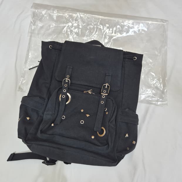 (새상품) 여밈 로우 레이아웃 백팩 (블랙)