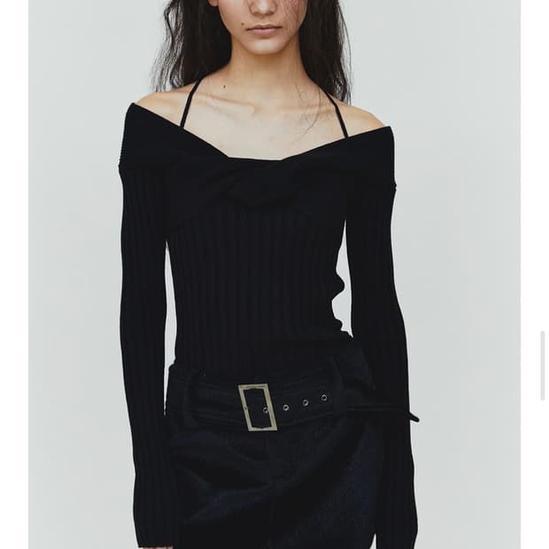 다이애그널 CALFSKIN BUCKLE SKIRT (black)