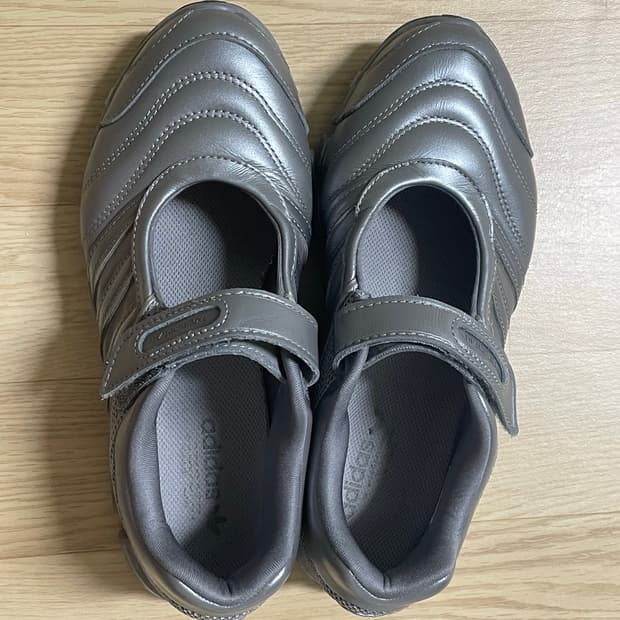 235 아디다스 x 타끄와 빈트 알리 메가라이드 메리 제인