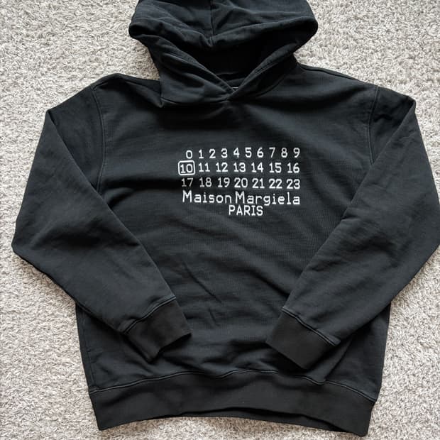 마르지엘라 로고 자수 후드 52