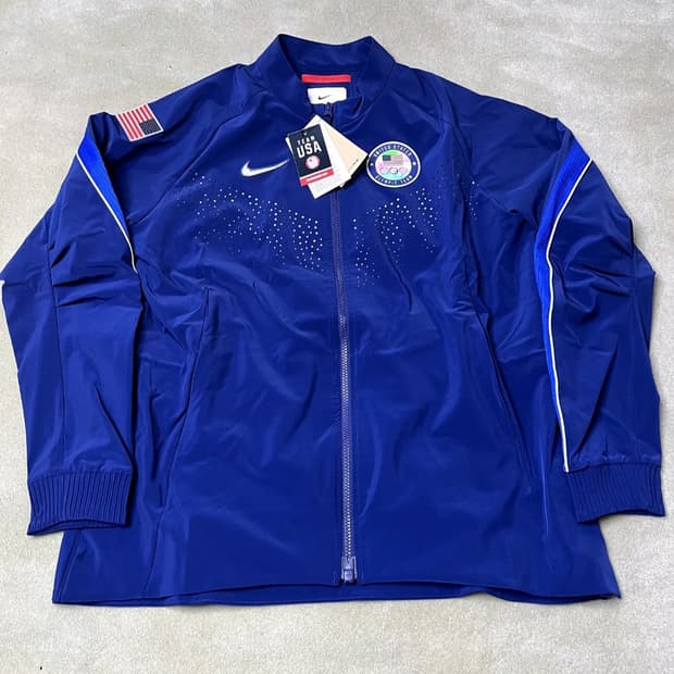 나이키 usa 올림픽 트랙자켓 L 새상품(4/10까지 판매가능)