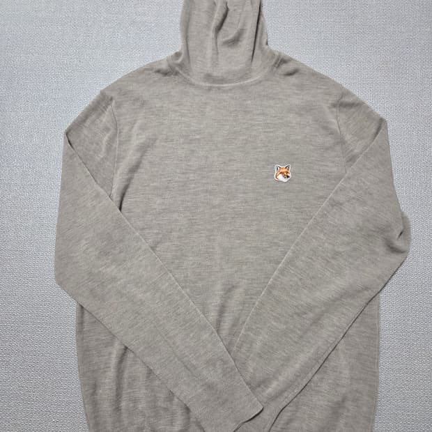 메종키츠네 니트 목플라 팝니다