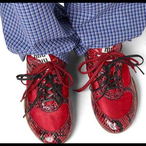 미우미우 김나지움 파이썬 스니커즈 42