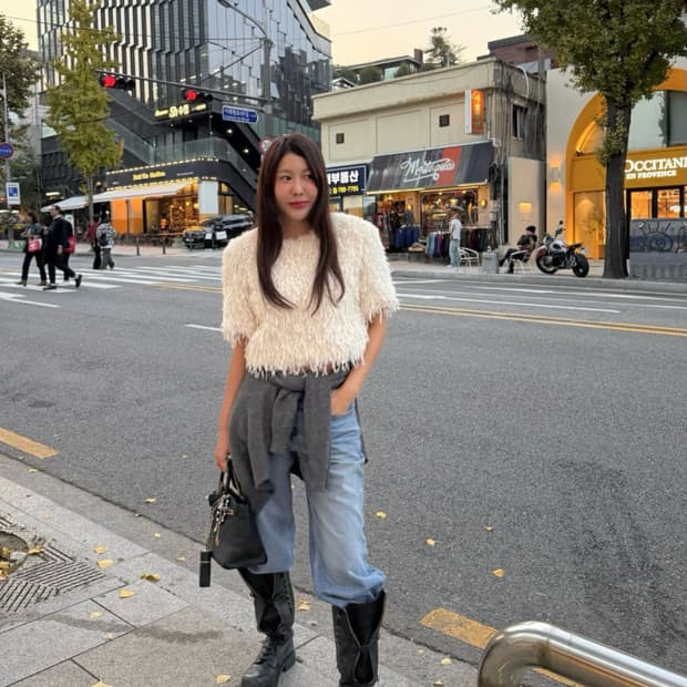 데일리주드 플러피 블라우스