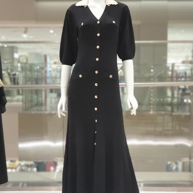 발렌시아(VALENCIA) 골드버튼 니트원피스 55-66 새상품