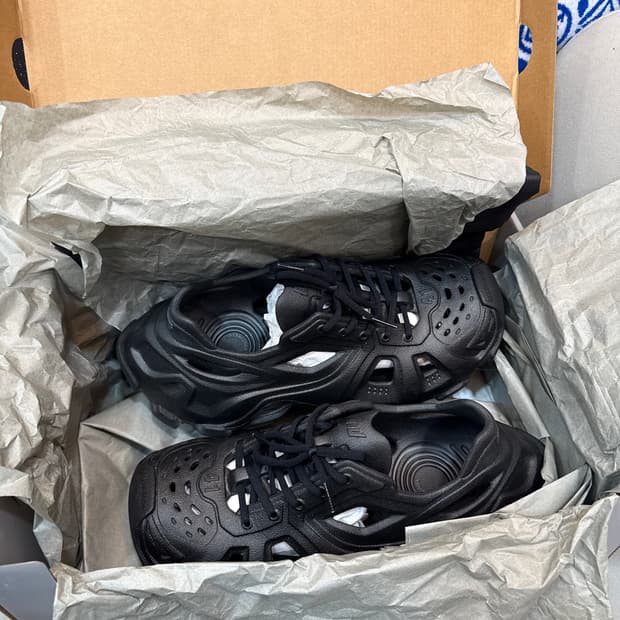 발렌시아가 HD 레이스업 스니커즈 41사이즈 