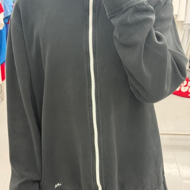 A.P.C. 스몰 로고 집업 자켓