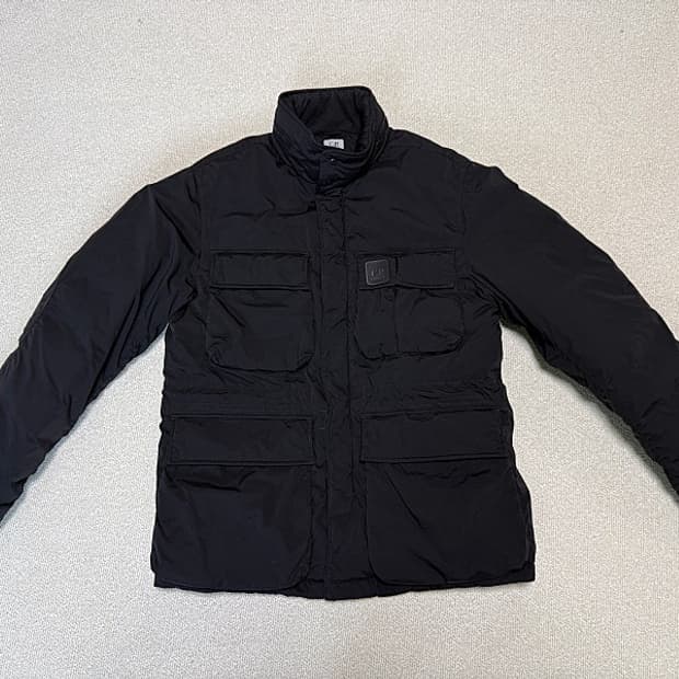 C.P 컴퍼니 나이크라 R 가먼트다이드 패딩 남성용 105사이즈