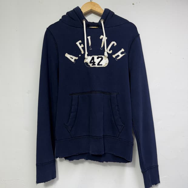 아베크롬비 앤 피치(Abercrombie & Fitch) 네이비 후드티