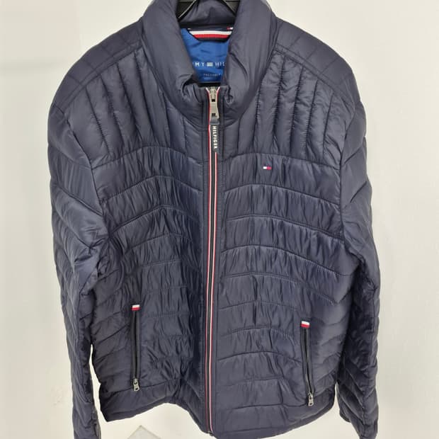 타미힐피거 정품 오리털 경량패딩 M사이즈 실사이즈 100 팝니다
