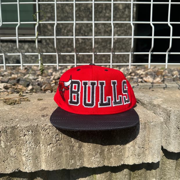 Adidas chicago bulls cap