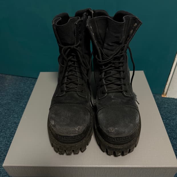 발렌시아가 컴뱃 스트라이크 부츠 블랙