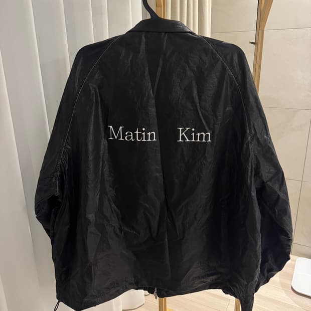 마뗑킴 바람막이