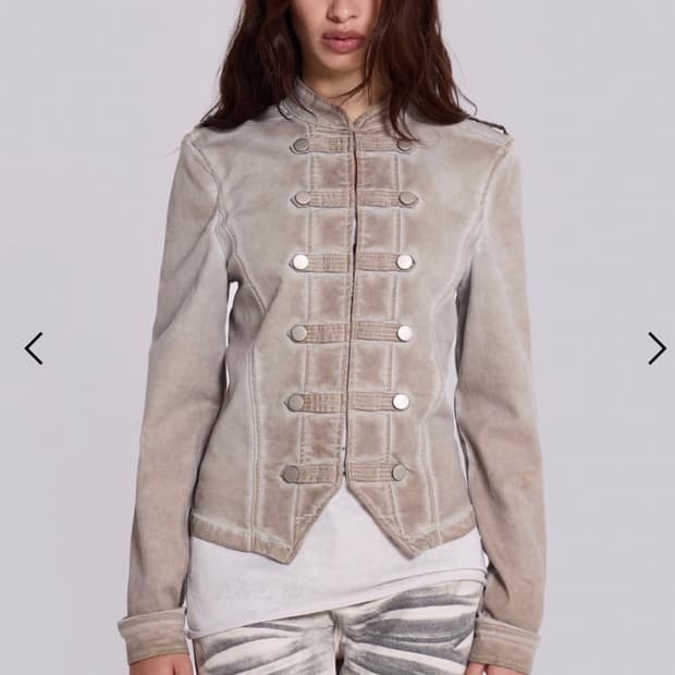 제이디드런던 나폴레옹 자켓 xs,s 구해요