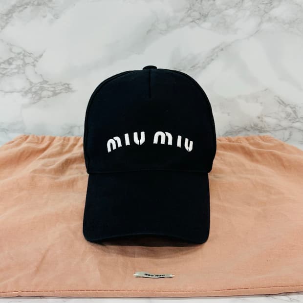 미우미우 볼캡 블랙 M
