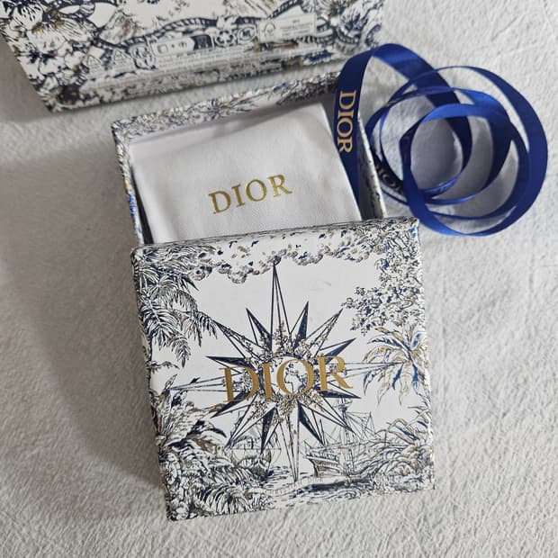 디올 홀리데이 박스 +쇼핑백+더스트 새상품 풀세트