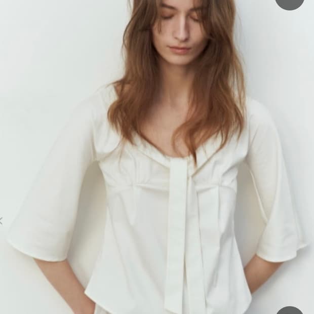 Lea 르에 plain bowtie 플레인 보우타이 블라우스