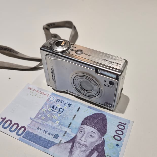 작례O 유튜버 유정 카메라 후지필름 파인픽스 f10 디지털카메라 디카