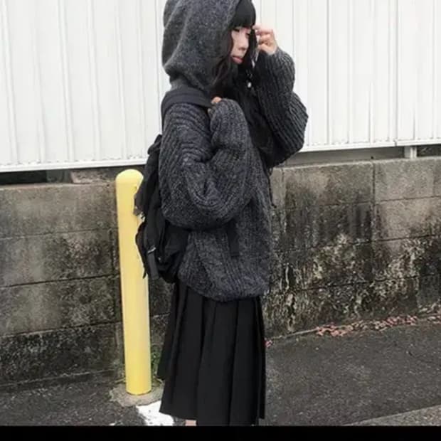 애니원모어 아눌 꽈배기 후드 니트 집업 차콜