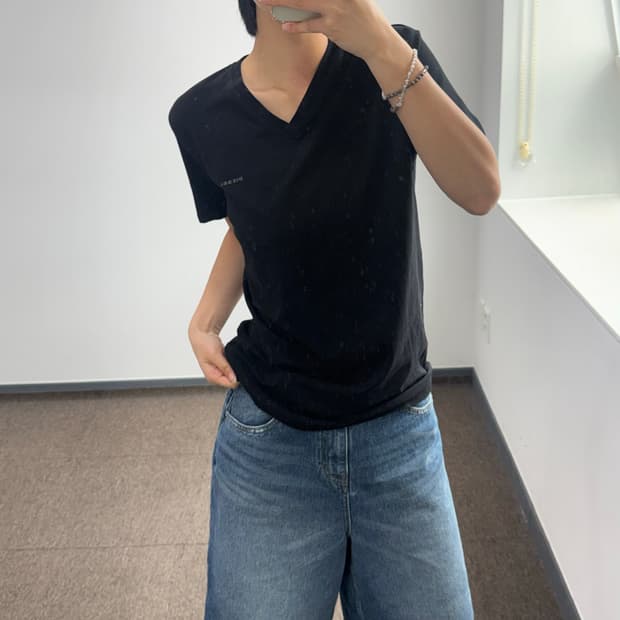 Diesel 디젤 스몰로고 브이넥 블랙 반팔