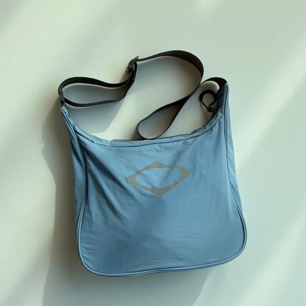 미스치프 크로스백