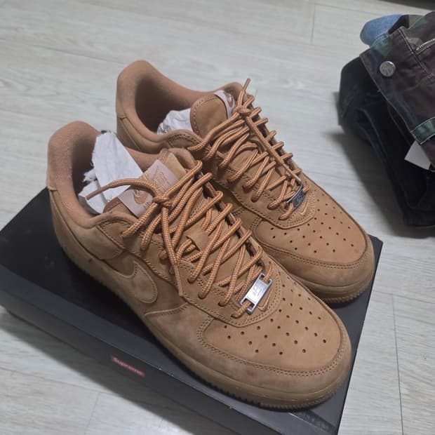 슈프림 나이키 된장포스 260