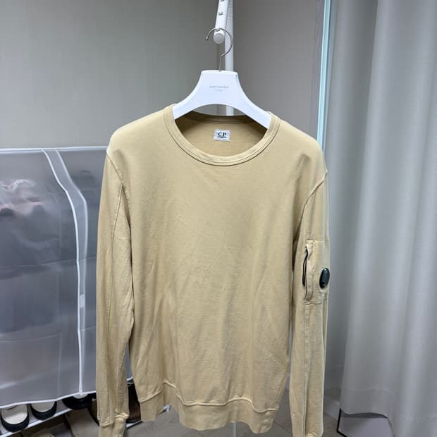 CP컴퍼니 맨투맨