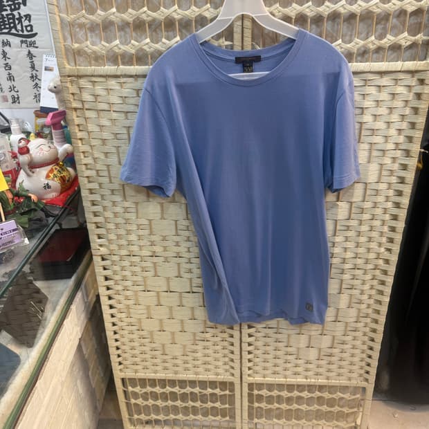 100 정품 루이비통 반팔 팝니다